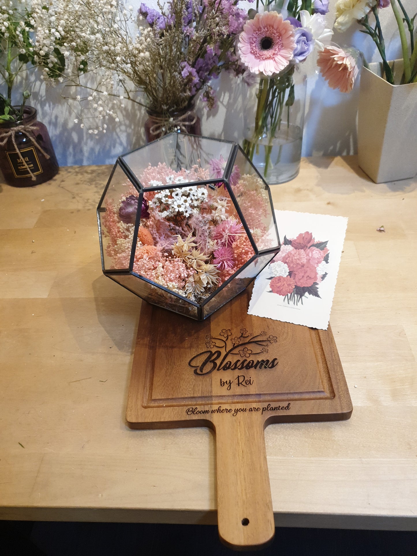 Preserved flowers terrarium