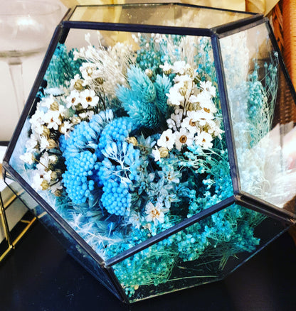 Preserved Flowers in Hexagon